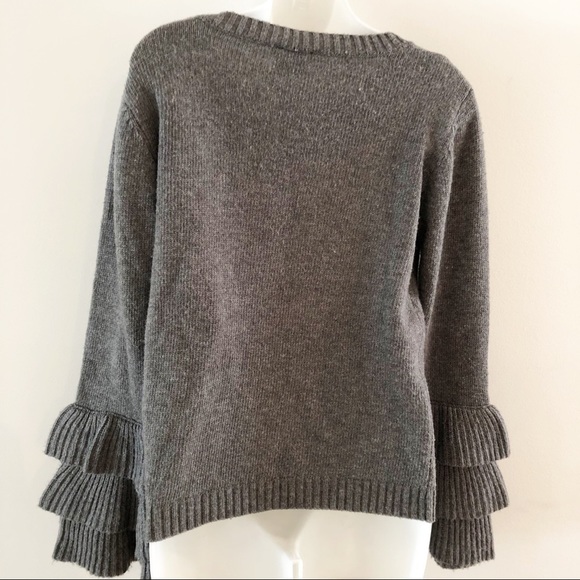 Cliche’ gray crewneck trumpet bell sleeve sweater - Picture 5 of 7